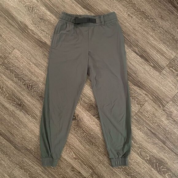 Athleta quest jogger  - Picture 1 of 6